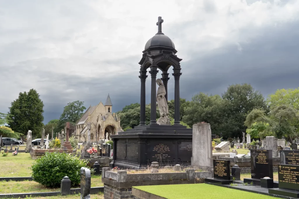 Lambeth Cemetery (5)