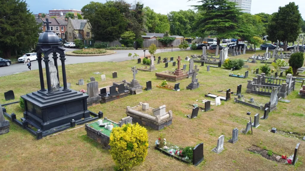 Lambeth Cemetery (9)