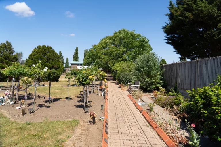 hither-green-crematorium_compressed (10)