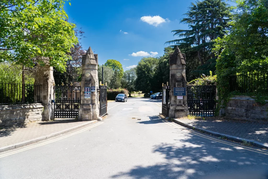 hither-green-crematorium_compressed (4)