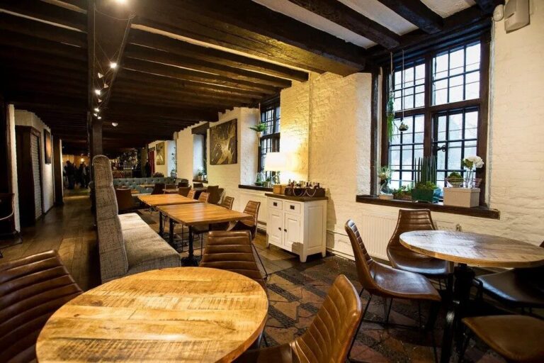 Eltham-Tudor-Barn-Eltham1_Compressed