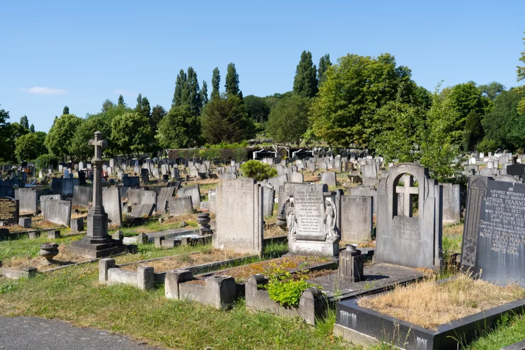 Camberwell New Cemetery (5)_Compressed