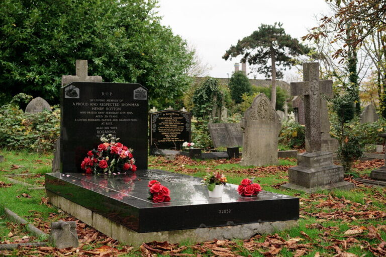 geograph-6679029-by-Peter-Trimming